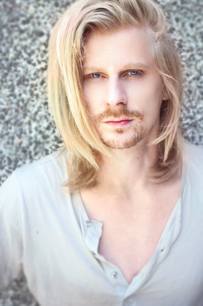 Christopher De-Schuster
