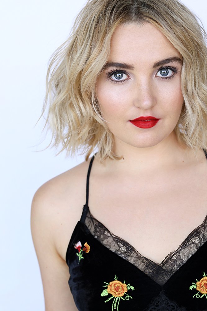 Chloe Fineman
