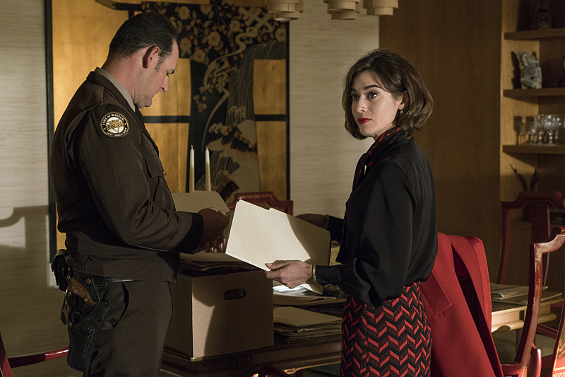 Lizzy Caplan