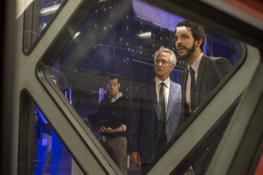 David Strathairn